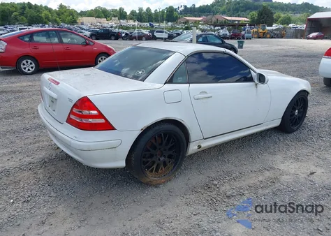2001 Mercedes-Benz Slk 320 z USA, uszkodzony, nr VIN WDBKK65F51F222565